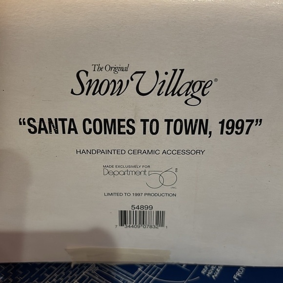 Department 56 Santa Comes to Town 1997 - Picture 4 of 4